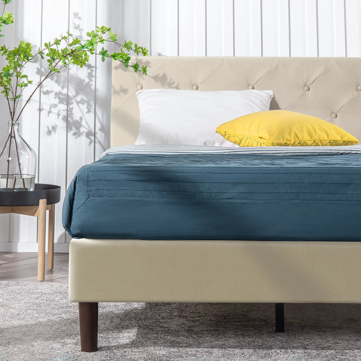 Upholstered Platform Bed Frame R3404