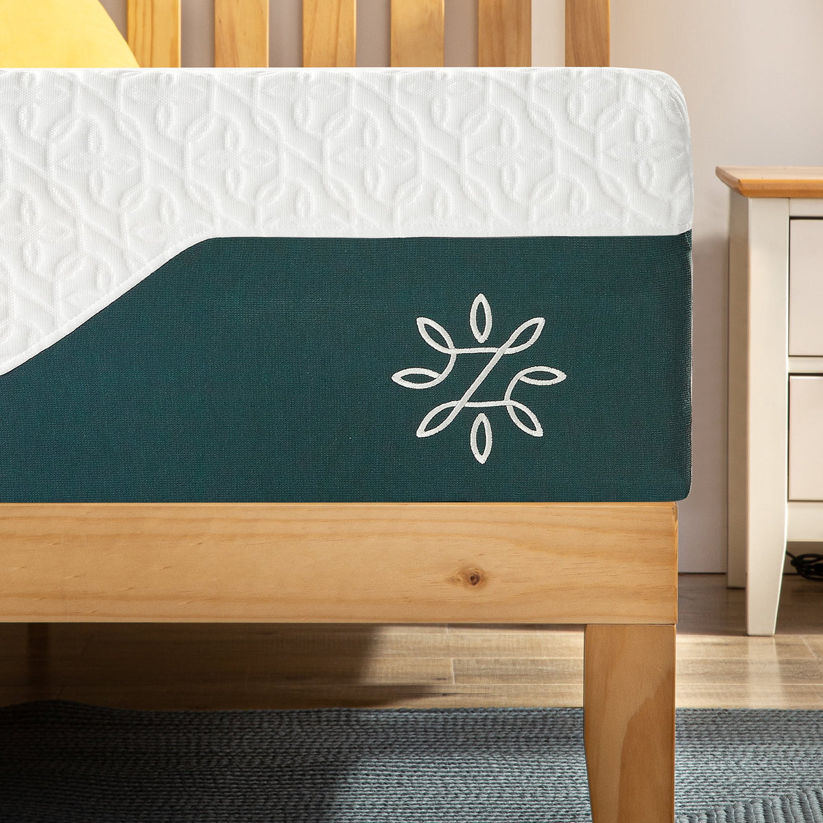 12 Cooling Gel Memory Foam Queen Mattress V95632