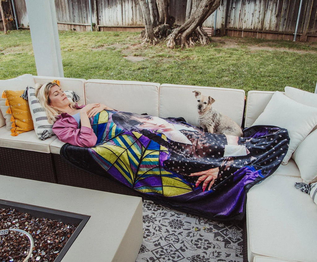 Wednesday Raschel Throw Blanket 45 x 60 Inches N53450